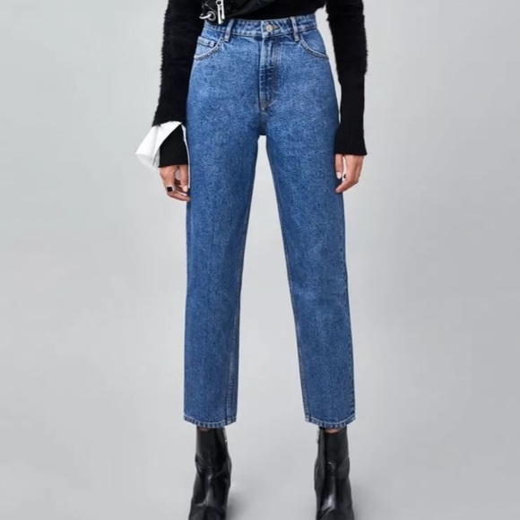 Zara mom jeans Size 28 (US 6) Ref: 8197/232 Brand - Depop